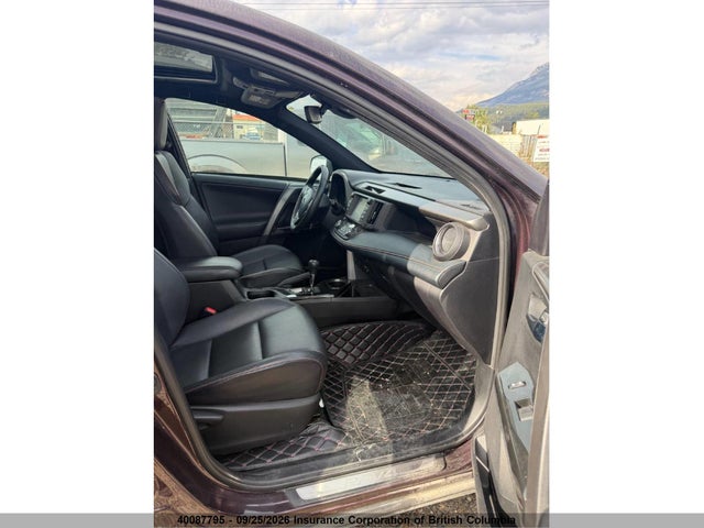 Toyota RAV4 2018 2T3JFREV1JW786304 Image 16