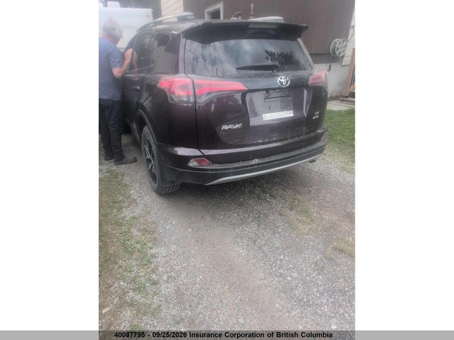 Toyota RAV4 2018 2T3JFREV1JW786304 Image 3