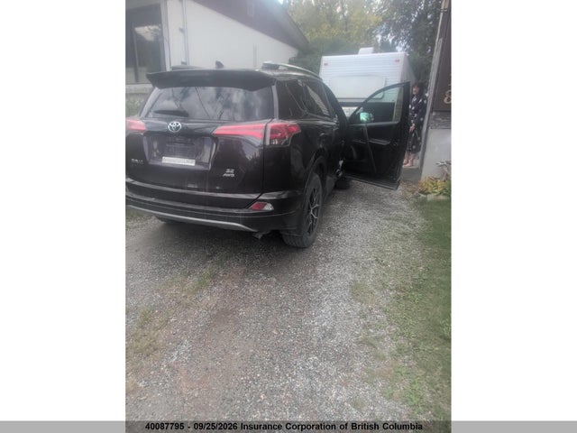 Toyota RAV4 2018 2T3JFREV1JW786304 Image 4
