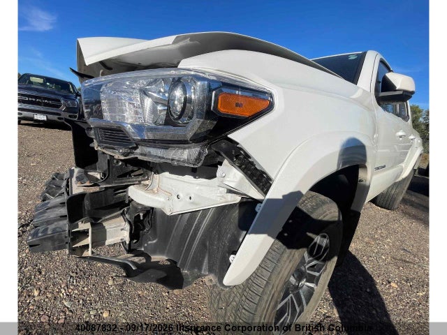 Toyota Tacoma 2022 3TYDZ5BN8NT007591 Image 2
