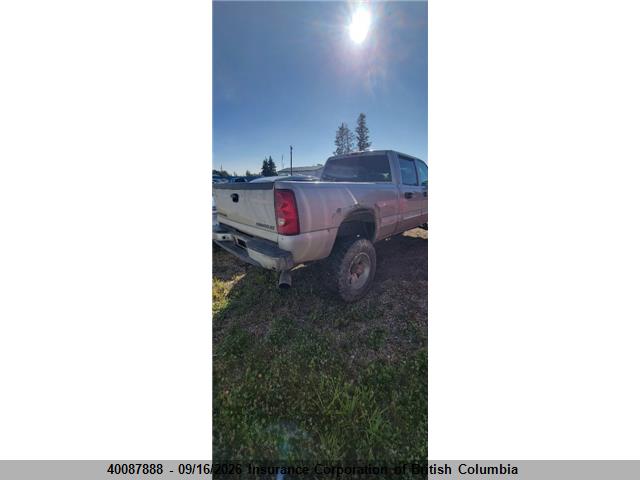 Auction sale of the 2005 Chevrolet Silverado K2500 Heavy Duty, vin: 1GCHK23285F813435, lot number: 40087888