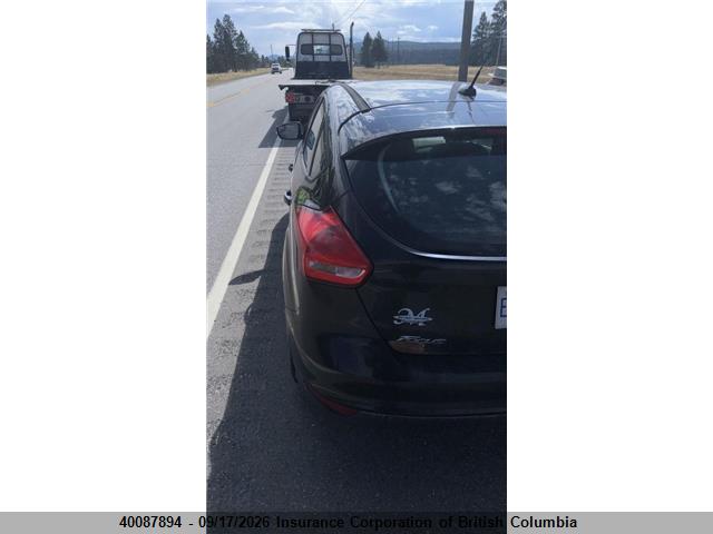Ford Focus 2015 1FADP3K23FL266090 Image 3