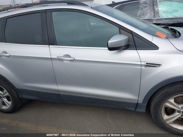 40087987 :رقم المزاد ، 1FMCU9GX8FUB14768 vin ، 2015 Ford Escape Se مزاد بيع