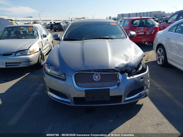 40083748 :رقم المزاد ، SAJXA0HB9CLS33431 vin ، 2012 Jaguar Xf Portfolio مزاد بيع