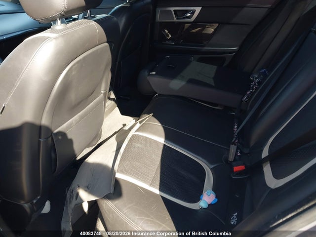 40083748 :رقم المزاد ، SAJXA0HB9CLS33431 vin ، 2012 Jaguar Xf Portfolio مزاد بيع