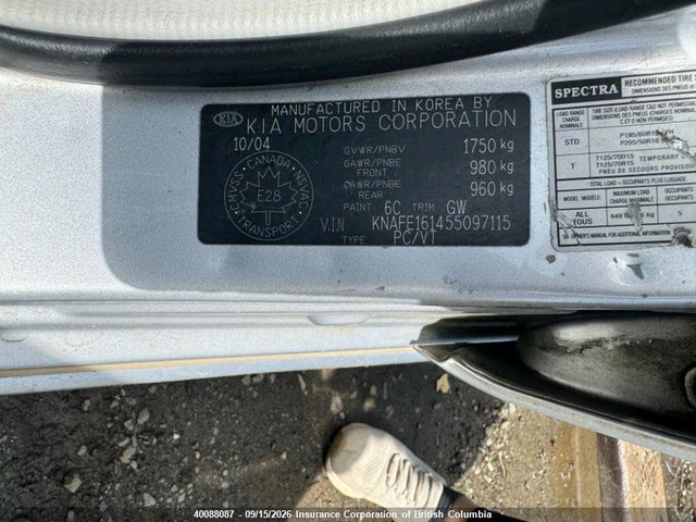 40088087 :رقم المزاد ، KNAFE161455097115 vin ، 2005 Kia Spectra5 مزاد بيع