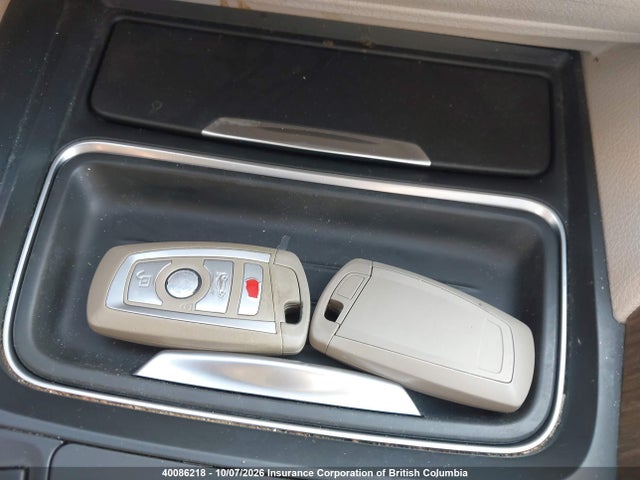 40086218 :رقم المزاد ، WBA3B3C5XDF532808 vin ، 2013 Bmw 328i Xdrive/xdrive Classic Line مزاد بيع