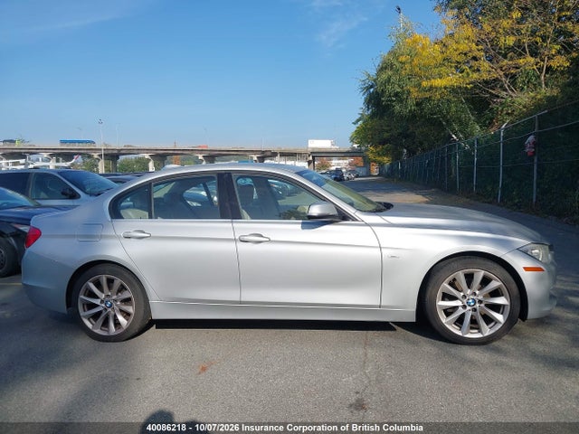 40086218 :رقم المزاد ، WBA3B3C5XDF532808 vin ، 2013 Bmw 328i Xdrive/xdrive Classic Line مزاد بيع