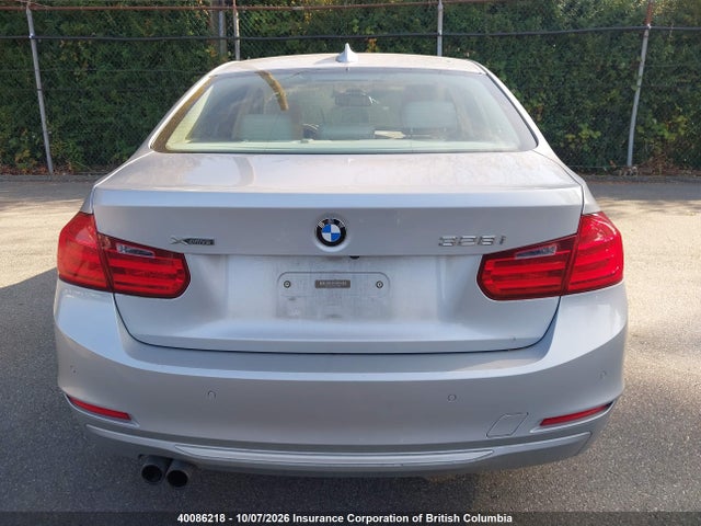 40086218 :رقم المزاد ، WBA3B3C5XDF532808 vin ، 2013 Bmw 328i Xdrive/xdrive Classic Line مزاد بيع