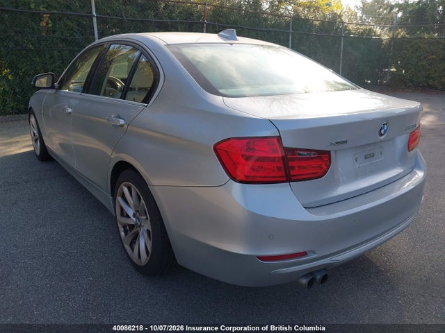 40086218 :رقم المزاد ، WBA3B3C5XDF532808 vin ، 2013 Bmw 328i Xdrive/xdrive Classic Line مزاد بيع