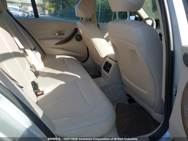 40086218 :رقم المزاد ، WBA3B3C5XDF532808 vin ، 2013 Bmw 328i Xdrive/xdrive Classic Line مزاد بيع