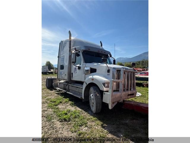 40088135 :رقم المزاد ، 5KJJBWDR1PLNW7064 vin ، 2023 Western Star 4800 Set Back Axle مزاد بيع