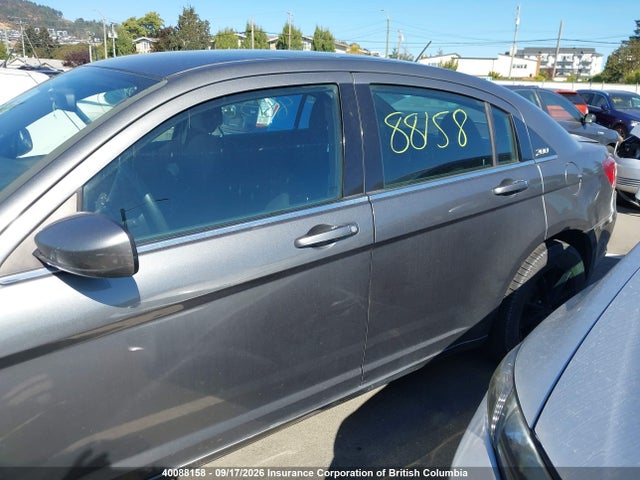40088158 :رقم المزاد ، 1C3CCBAB9DN616986 vin ، 2013 Chrysler 200 مزاد بيع