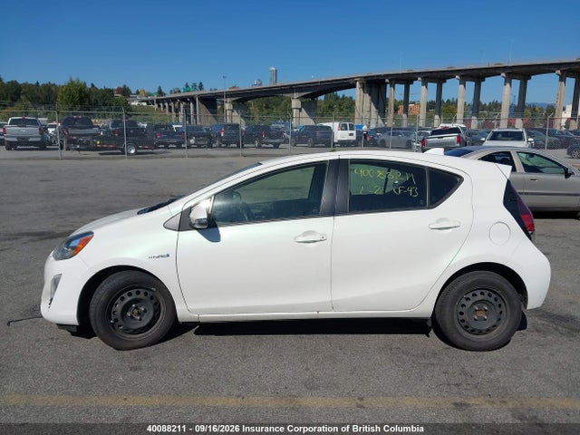 JTDKDTB38G1124835 Toyota Prius