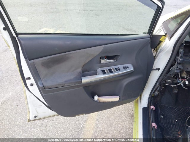 Продаж на аукціоні авто 2013 Toyota Prius V, vin: JTDZN3EU3D3242291, номер лоту: 40084928