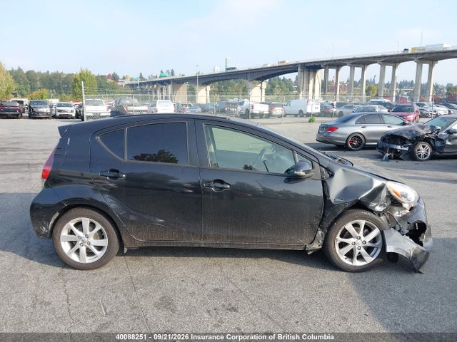 Toyota Prius 2016 JTDKDTB30G1118043 Image 14