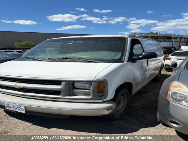40088259 :رقم المزاد ، 1GCFG25M3Y1210224 vin ، 2000 Chevrolet Express G2500 مزاد بيع