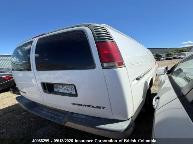 40088259 :رقم المزاد ، 1GCFG25M3Y1210224 vin ، 2000 Chevrolet Express G2500 مزاد بيع