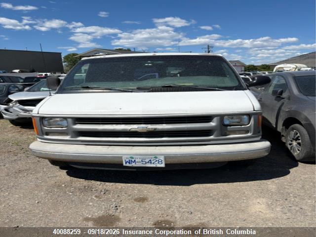 40088259 :رقم المزاد ، 1GCFG25M3Y1210224 vin ، 2000 Chevrolet Express G2500 مزاد بيع