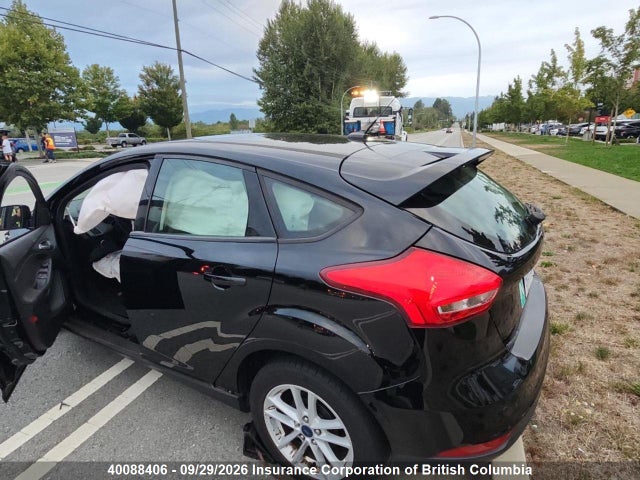 Ford Focus 2017 1FADP3K23HL220486 Image 3