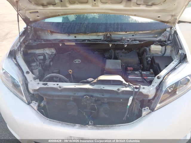 Продаж на аукціоні авто 2017 Toyota Sienna Xle 7 Passenger, vin: 5TDDZ3DC1HS150057, номер лоту: 40088429