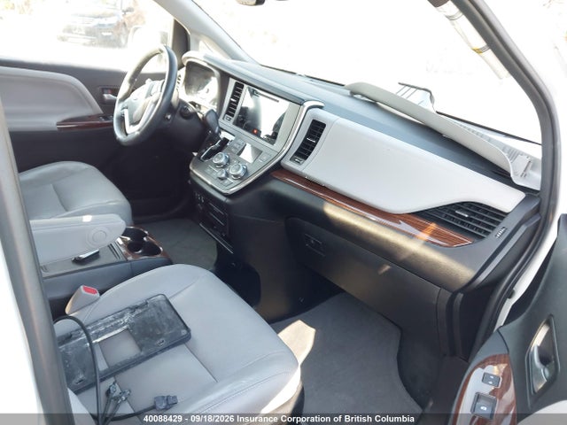 Продаж на аукціоні авто 2017 Toyota Sienna Xle 7 Passenger, vin: 5TDDZ3DC1HS150057, номер лоту: 40088429