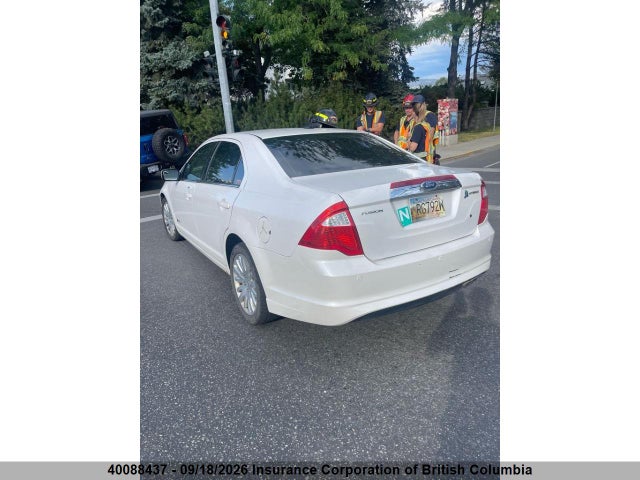 2011 Ford Fusion Hybrid მანქანა იყიდება აუქციონზე, vin: 3FADP0L35BR245324, აუქციონის ნომერი: 40088437