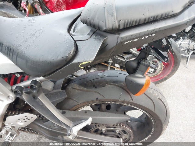 Yamaha FZ07 2015 JYARM06N0FA001324 Image 18