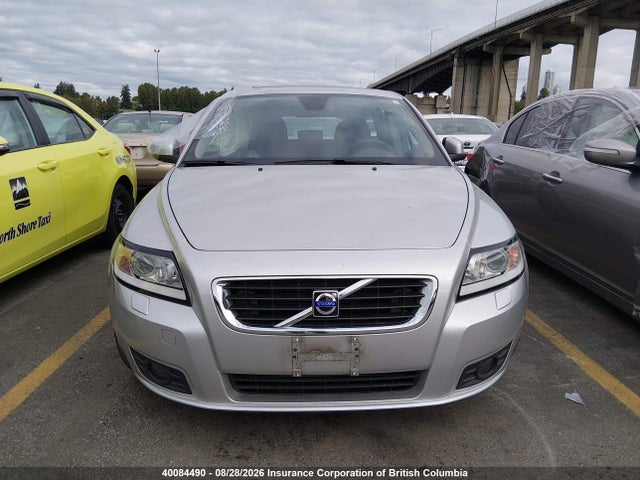 40084490 :رقم المزاد ، YV1MW382392472583 vin ، 2009 Volvo V50 2.4i مزاد بيع