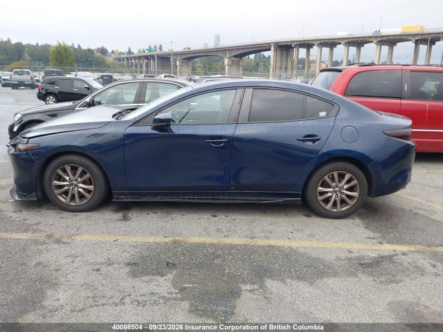 Продажа на аукционе авто 2019 Mazda Mazda3, vin: 3MZBPADM4KM100705, номер лота: 40088504