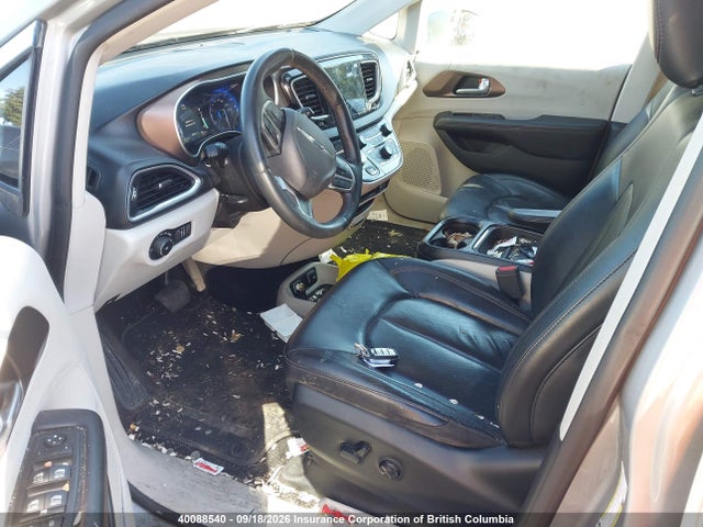 40088540 :رقم المزاد ، 2C4RC1EG9JR102950 vin ، 2018 Chrysler Pacifica Touring L Plus مزاد بيع