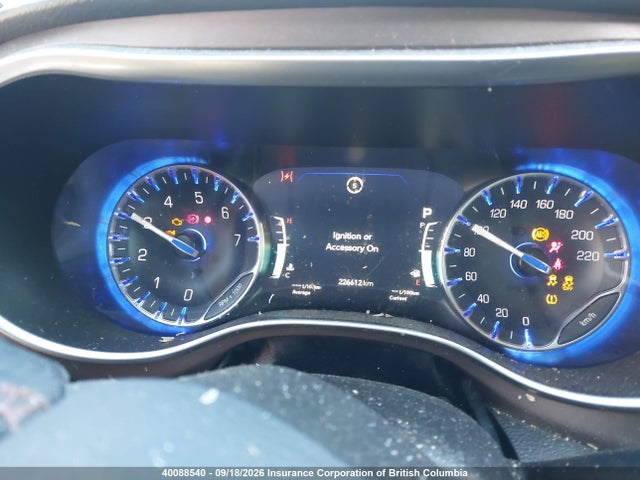 40088540 :رقم المزاد ، 2C4RC1EG9JR102950 vin ، 2018 Chrysler Pacifica Touring L Plus مزاد بيع