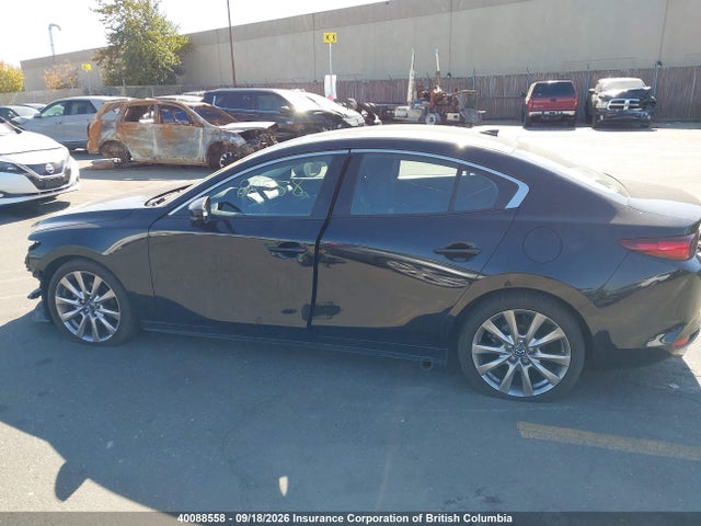 3MZBPBDM4PM355349 Mazda 3 Premium