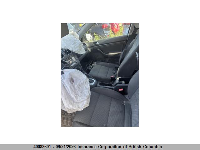 Продажа на аукционе авто 2010 Volkswagen Golf, vin: 3VWKL7AJ4AM627084, номер лота: 40088601