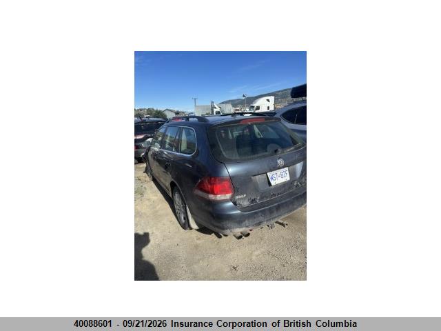 Продажа на аукционе авто 2010 Volkswagen Golf, vin: 3VWKL7AJ4AM627084, номер лота: 40088601