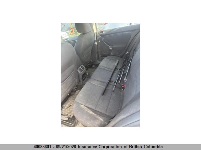 Продажа на аукционе авто 2010 Volkswagen Golf, vin: 3VWKL7AJ4AM627084, номер лота: 40088601