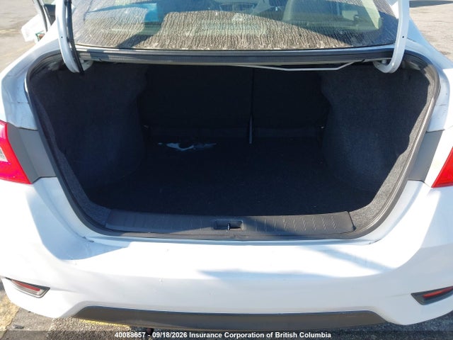 40088657 :رقم المزاد ، 3N1AB7AP0JY252795 vin ، 2018 Nissan Sentra S/sv/sr/sl مزاد بيع
