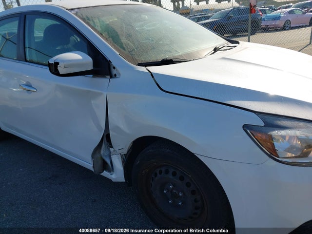 40088657 :رقم المزاد ، 3N1AB7AP0JY252795 vin ، 2018 Nissan Sentra S/sv/sr/sl مزاد بيع