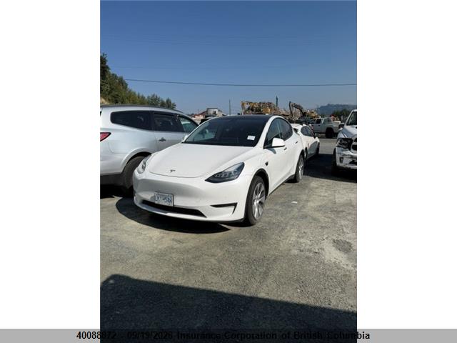 Tesla Model Y 2021 5YJYGDEE0MF253515 Image 2