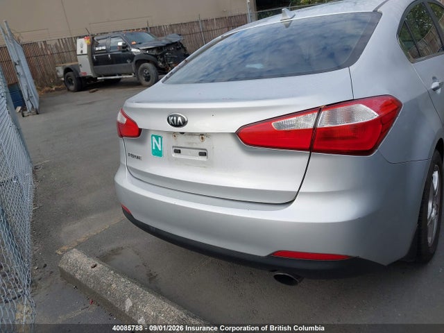 40085788 :رقم المزاد ، KNAFX4A86F5435082 vin ، 2015 Kia Forte Ex مزاد بيع