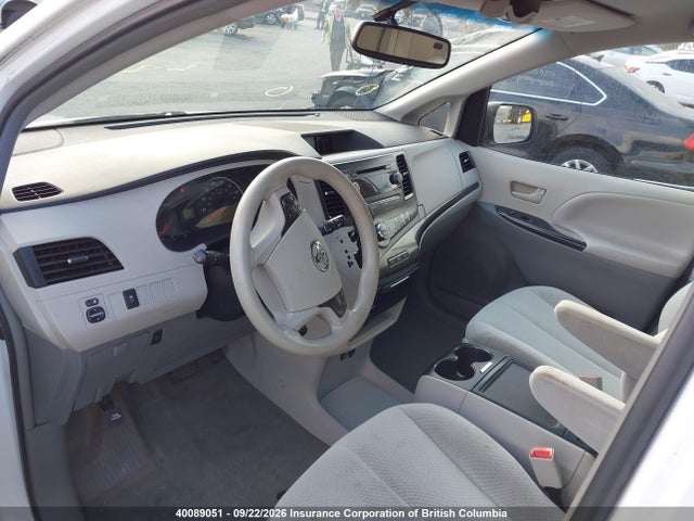 Продажа на аукционе авто 2013 Toyota Sienna Le, vin: 5TDKK3DC4DS352915, номер лота: 40089051