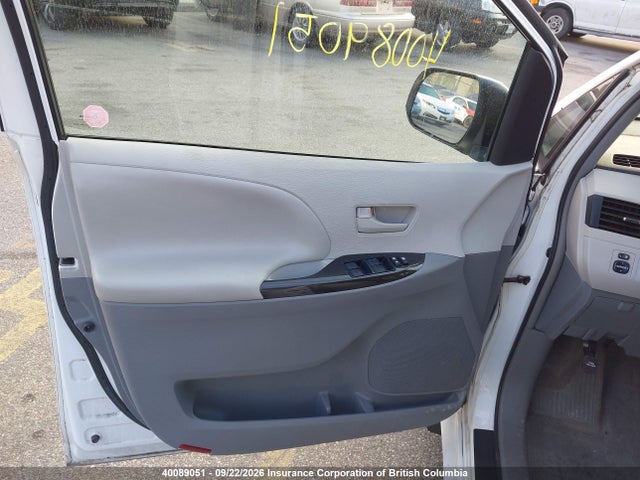 Продажа на аукционе авто 2013 Toyota Sienna Le, vin: 5TDKK3DC4DS352915, номер лота: 40089051