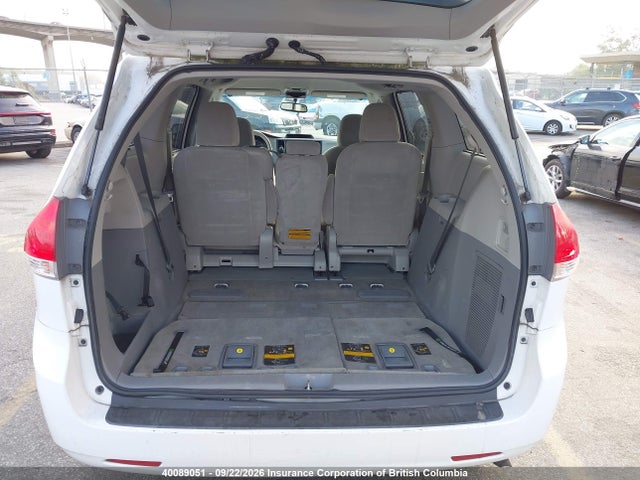 Продажа на аукционе авто 2013 Toyota Sienna Le, vin: 5TDKK3DC4DS352915, номер лота: 40089051