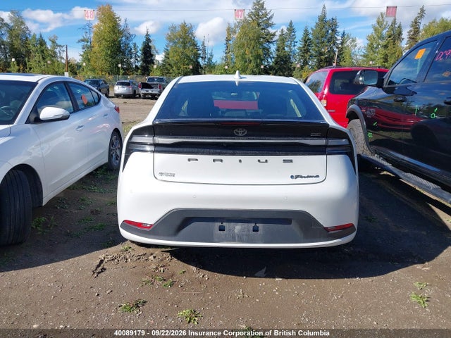 Toyota Prius 2024 JTDACACU5R3014374 Image 17