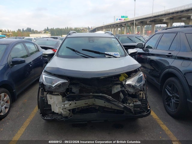 Toyota RAV4 LE 2018 2T3BFREV9JW811423 Image 12