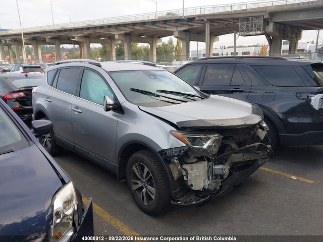 Toyota RAV4 LE 2018 2T3BFREV9JW811423 Image 13