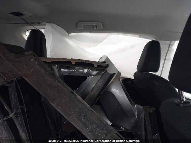 Toyota RAV4 LE 2018 2T3BFREV9JW811423 Image 8