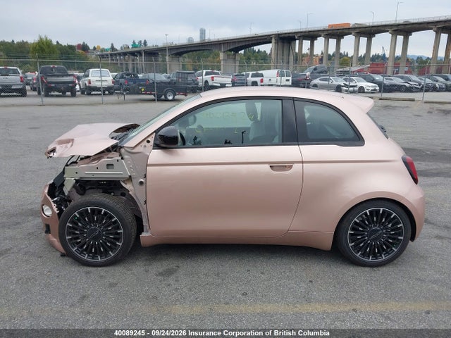 2026 Fiat 500e Bev Pop მანქანა იყიდება აუქციონზე, vin: ZFAFFAB44TX270401, აუქციონის ნომერი: 40089245