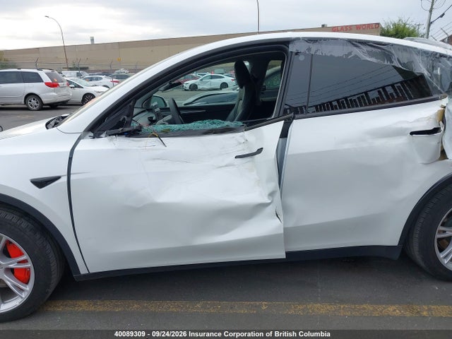 Tesla Model Y 2023 LRWYGDFD6PC902853 Image 15
