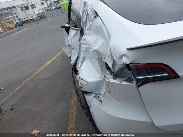Tesla Model Y 2023 LRWYGDFD6PC902853 Image 21